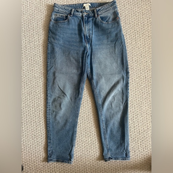 Light Wash Mom Jeans - Picture 1 of 6